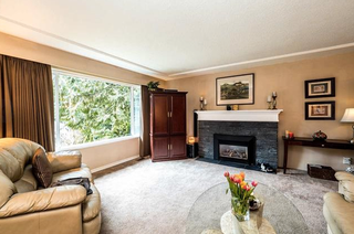Photo 3: 742 Wellington Drive in North Vancouver: Lynn Valley House for sale : MLS®# R2143780