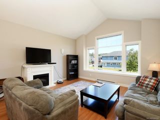 Photo 2: 1015 Englewood Ave in Langford: La Happy Valley House for sale : MLS®# 840595