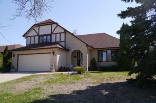 Photo 1: 10 Shorecrest Drive in Winnipeg: Lindenwoods Single Family Detached for sale (South Winnipeg)  : MLS®# 1411741