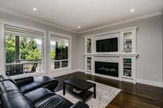Photo 4: 2106 ST GEORGE Street in Port Moody: Port Moody Centre House for sale : MLS®# R2881057