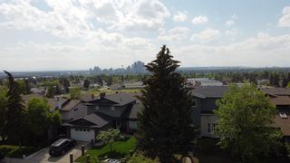 Photo 4: 228 Maunsell Close NE in Calgary: Mayland Heights Semi Detached (Half Duplex) for sale : MLS®# A2052208