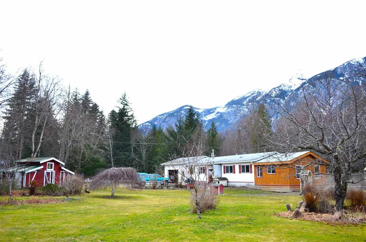 Main Photo: 1655 AIRPORT ROAD in : Bella Coola/Hagensborg Manufactured Home for sale : MLS®# R2111375