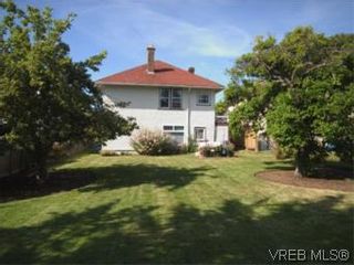Photo 3: 1117 Wychbury Ave in VICTORIA: Es Saxe Point House for sale (Esquimalt)  : MLS®# 512876
