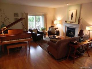 Photo 3: 2699 Carstairs Dr in COURTENAY: CV Courtenay East House for sale (Comox Valley)  : MLS®# 602970