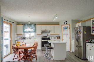 Photo 2: 4043 31 Street in Edmonton: Zone 30 House for sale : MLS®# E4394983
