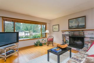 Photo 4: 1561 MERLYNN Crescent in North Vancouver: Westlynn House for sale : MLS®# R2143855