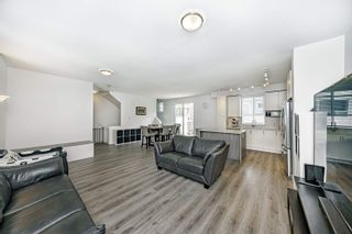 Photo 2: 98 9688 162A Street in Surrey: Fleetwood Tynehead Townhouse for sale in "CANOPY" : MLS®# R2788961