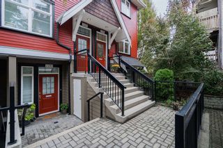 Photo 1: 2284 ST. GEORGE Street in Vancouver: Mount Pleasant VE Townhouse for sale in "VANTAGE" (Vancouver East)  : MLS®# R2313489