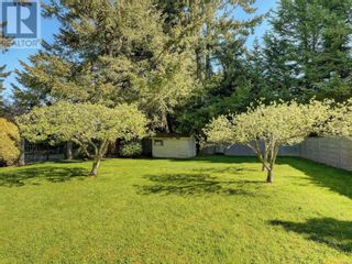 Photo 46: 1690 Ash Rd in Saanich: House for sale : MLS®# 953533