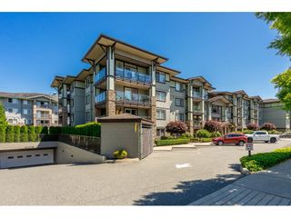 Photo 2: 402 2038 SANDALWOOD Crescent in Abbotsford: Central Abbotsford Condo for sale in "The Element" : MLS®# R2477940