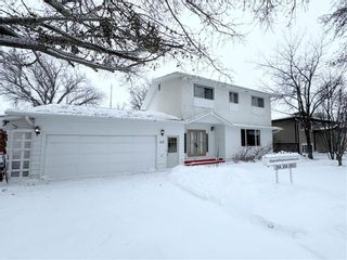Photo 1: 122 3rd Avenue Northeast in Altona: R35 Residential for sale (R35 - South Central Plains)  : MLS®# 202401110