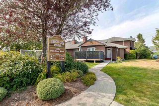 Photo 1: 20 1336 PITT RIVER Road in Port Coquitlam: Citadel PQ Townhouse for sale in "WILLOW GLEN ESTATES" : MLS®# R2498606