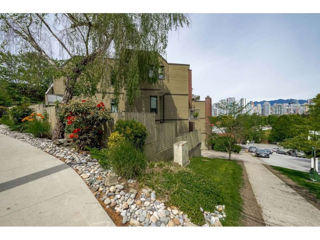 Main Photo: 102 1005 W 7TH AVENUE in : Fairview VW Condo for sale (Vancouver West)  : MLS®# R2369513