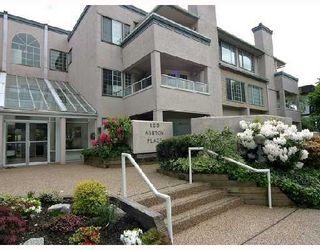 Photo 1: 209 125 W 18TH Street in North_Vancouver: Central Lonsdale Condo for sale in "ASHTON PLACE" (North Vancouver)  : MLS®# V701286