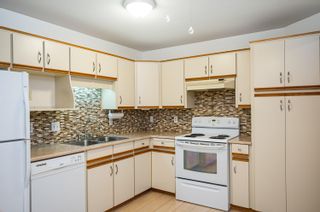 Photo 11: 313 5710 201 Street in Langley: Langley City Condo for sale in "White Oaks" : MLS®# R2698526