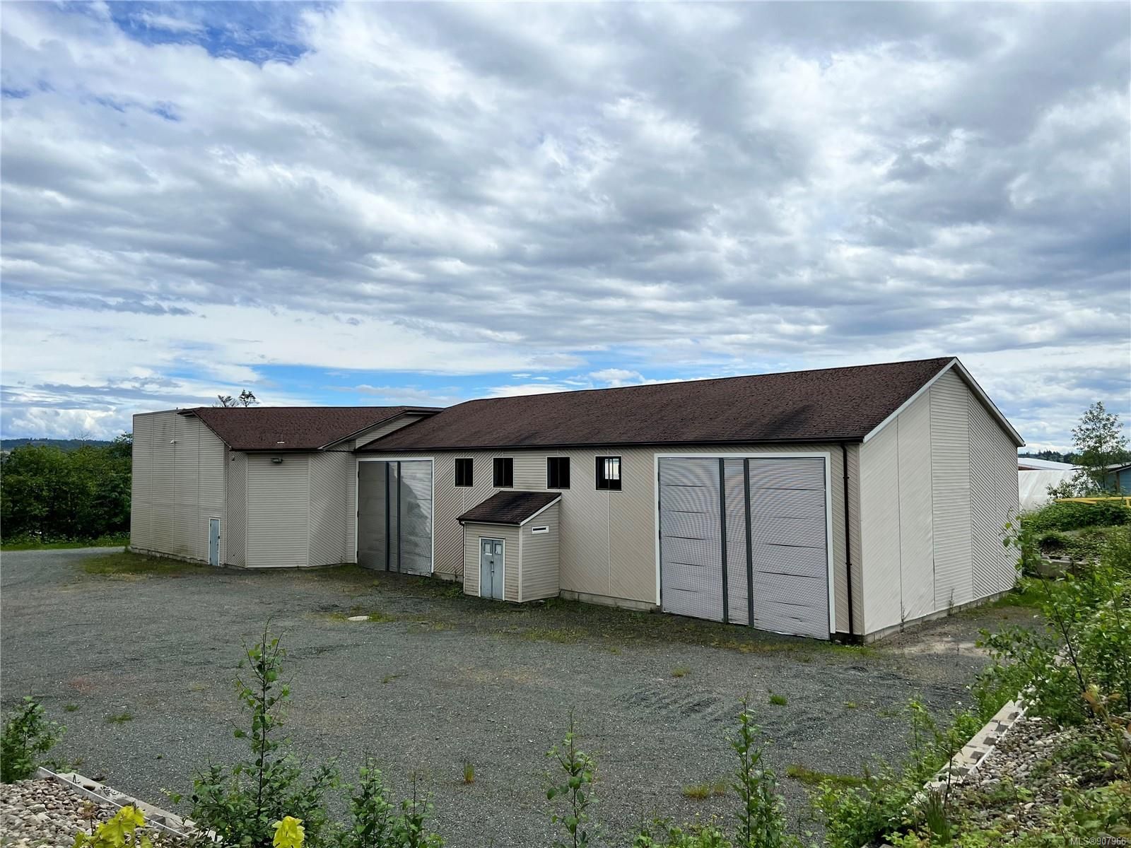 Main Photo: 4040 Midport Rd in Campbell River: CR Campbell River North Industrial for sale : MLS®# 907966