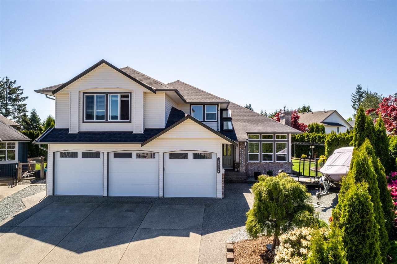 Main Photo: 8237 HAFFNER Terrace in Mission: Mission BC House for sale : MLS®# R2456313