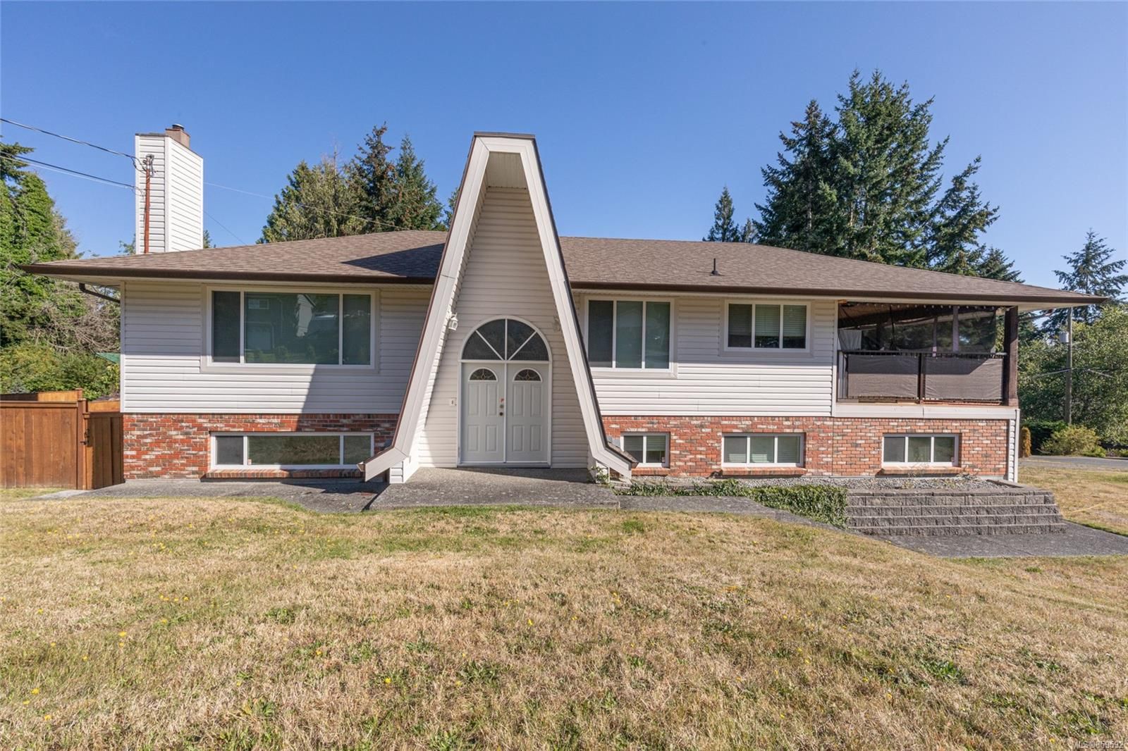 Main Photo: 7452 Thicke Rd in Lantzville: Na Lower Lantzville House for sale (Nanaimo)  : MLS®# 859592