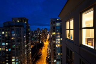 Photo 17: 2107 989 RICHARDS Street in Vancouver: Downtown VW Condo for sale in "MONDRIAN" (Vancouver West)  : MLS®# V846027
