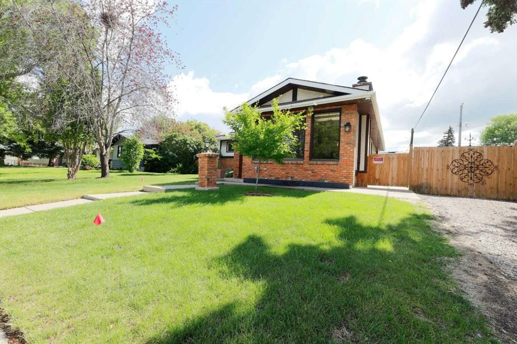 Main Photo: 1968 Cottonwood Crescent SE in Calgary: Southview Detached for sale : MLS®# A2059842