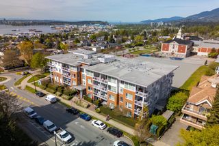 Photo 28: 206 717 CHESTERFIELD Avenue in North Vancouver: Central Lonsdale Condo for sale in "QUEEN MARY" : MLS®# R2875034