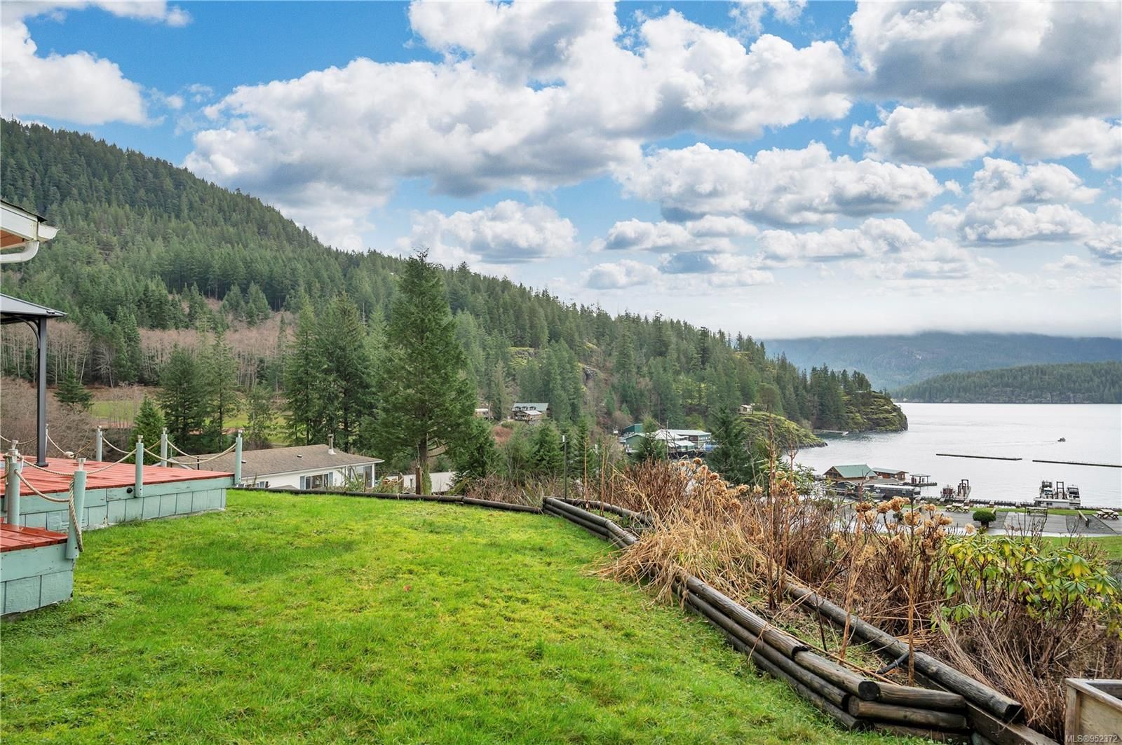 Main Photo: 17031 Amber Lane in Campbell River: CR Campbell River North Manufactured Home for sale : MLS®# 952372