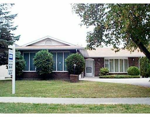 Main Photo: 232 THOMPSON Drive in WINNIPEG: St James Residential for sale (West Winnipeg)  : MLS®# 2113280
