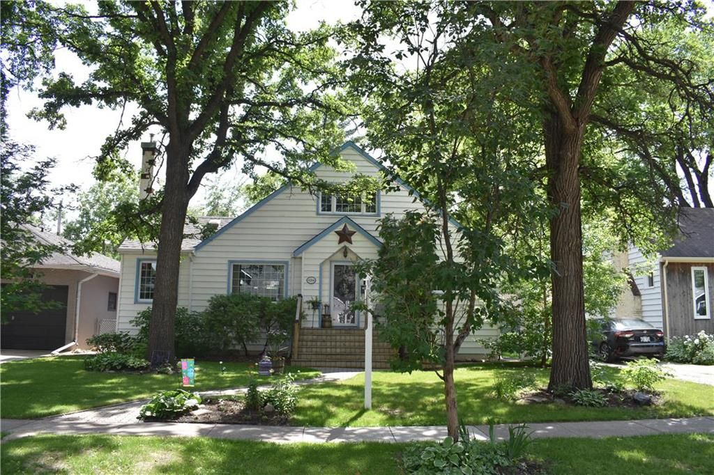 Main Photo: 124 Hazel Dell Avenue in Winnipeg: Fraser's Grove Residential for sale (3C)  : MLS®# 202015082