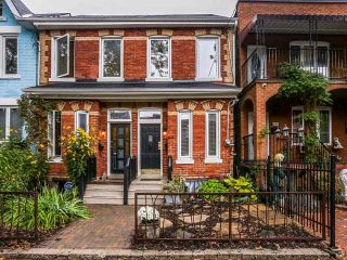 Photo 1: 682 W Adelaide Street in Toronto: Niagara House (2-Storey) for sale (Toronto C01)  : MLS®# C3328295
