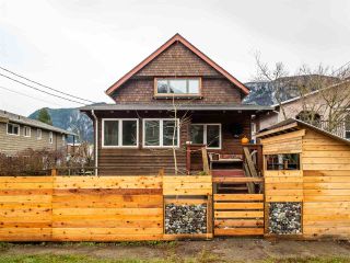 Photo 4: 38044 FIFTH Avenue in Squamish: Downtown SQ House for sale : MLS®# R2539837