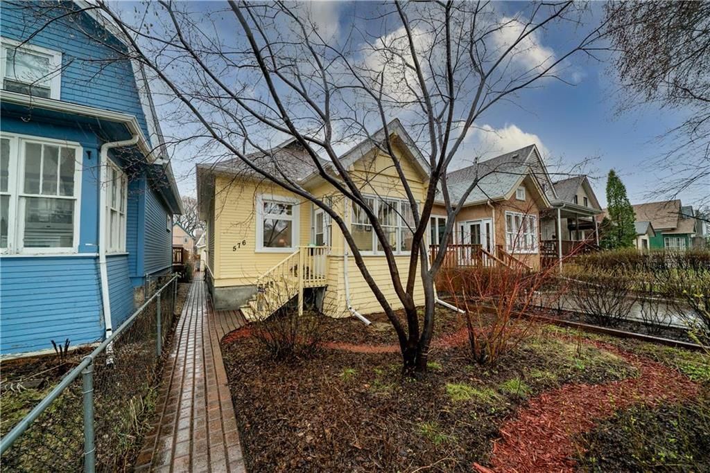 Main Photo: 576 BERESFORD Avenue in Winnipeg: Fort Rouge Residential for sale (1Aw)  : MLS®# 202209580