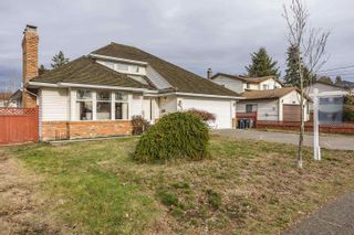 Photo 2: 18497 58 Avenue in Surrey: Cloverdale BC House for sale (Cloverdale)  : MLS®# R2743552