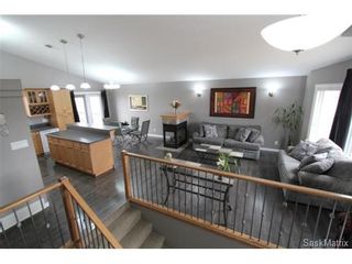 Photo 2: 355 Thode AVENUE in Saskatoon: Willowgrove Single Family Dwelling for sale (Saskatoon Area 01)  : MLS®# 460690