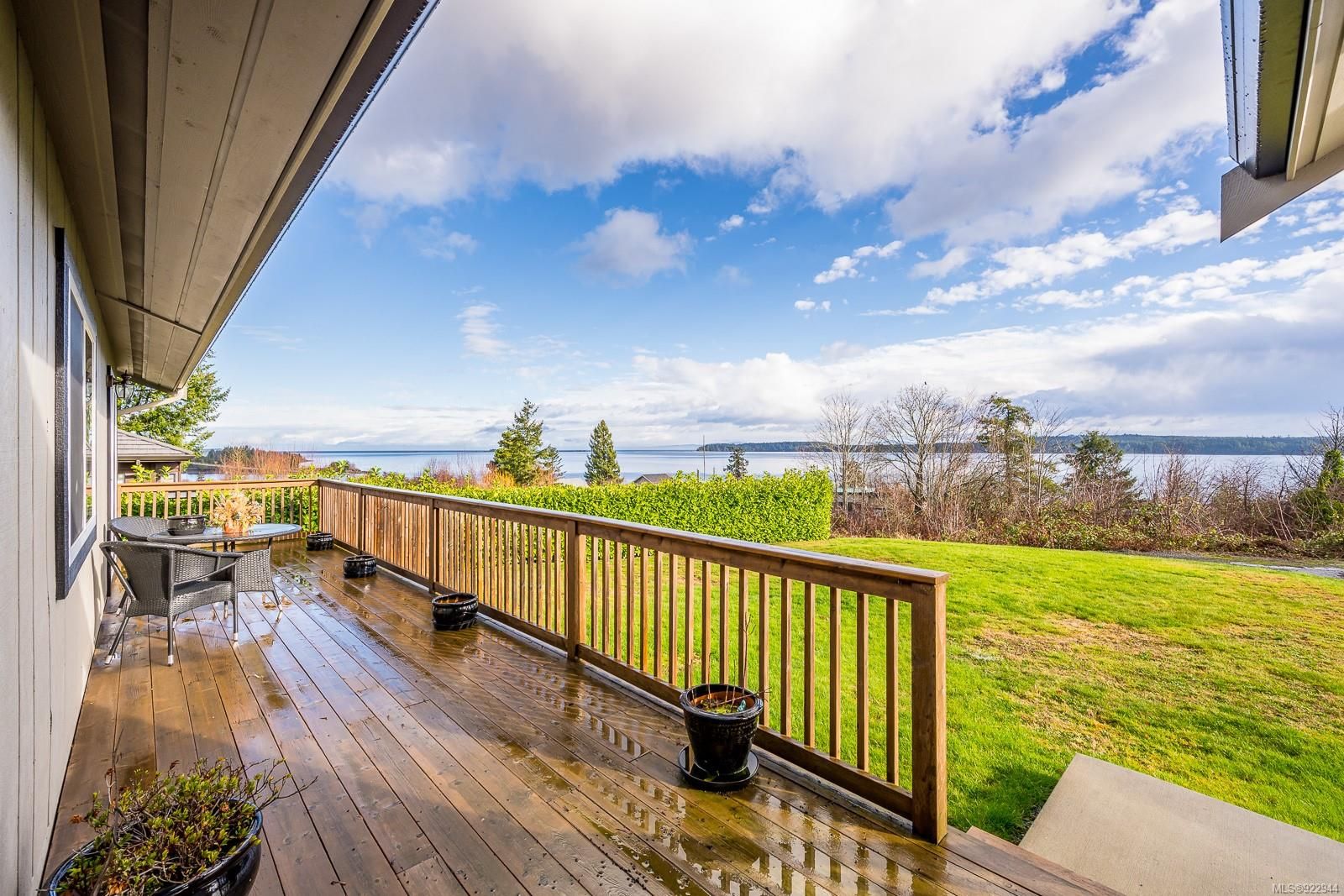 Main Photo: 5623 2nd St in Union Bay: CV Union Bay/Fanny Bay House for sale (Comox Valley)  : MLS®# 922944