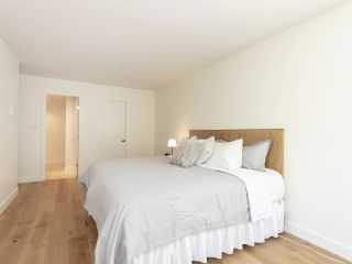 Photo 14: 211 1230 HARO Street in Vancouver: West End VW Condo for sale in "1230 Haro" (Vancouver West)  : MLS®# R2447651