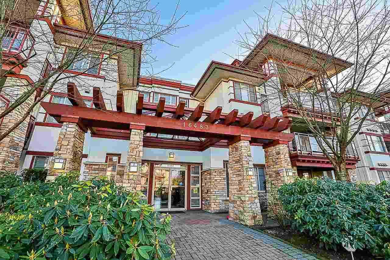 Main Photo: 209 16483 64TH Avenue in Surrey: Cloverdale BC Condo for sale in "ST. ANDREWS" (Cloverdale)  : MLS®# R2434996
