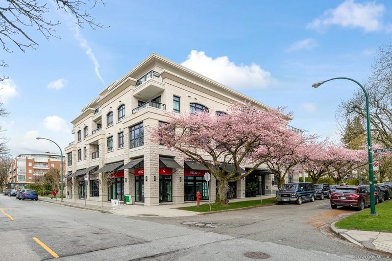 FEATURED LISTING: 301 - 2089 43RD Avenue West Vancouver