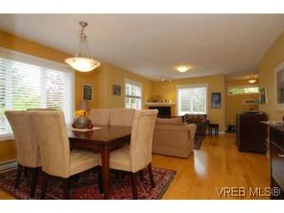Photo 6: 3850 Stamboul St in VICTORIA: SE Mt Tolmie Row/Townhouse for sale (Saanich East)  : MLS®# 506852