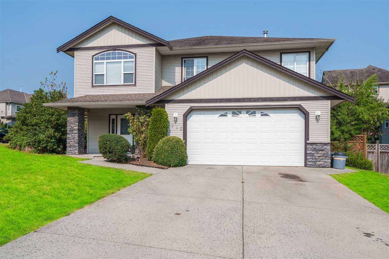 Main Photo: 7996 D'HERBOMEZ Drive in Mission: Mission BC House for sale in "College Heights" : MLS®# R2196357