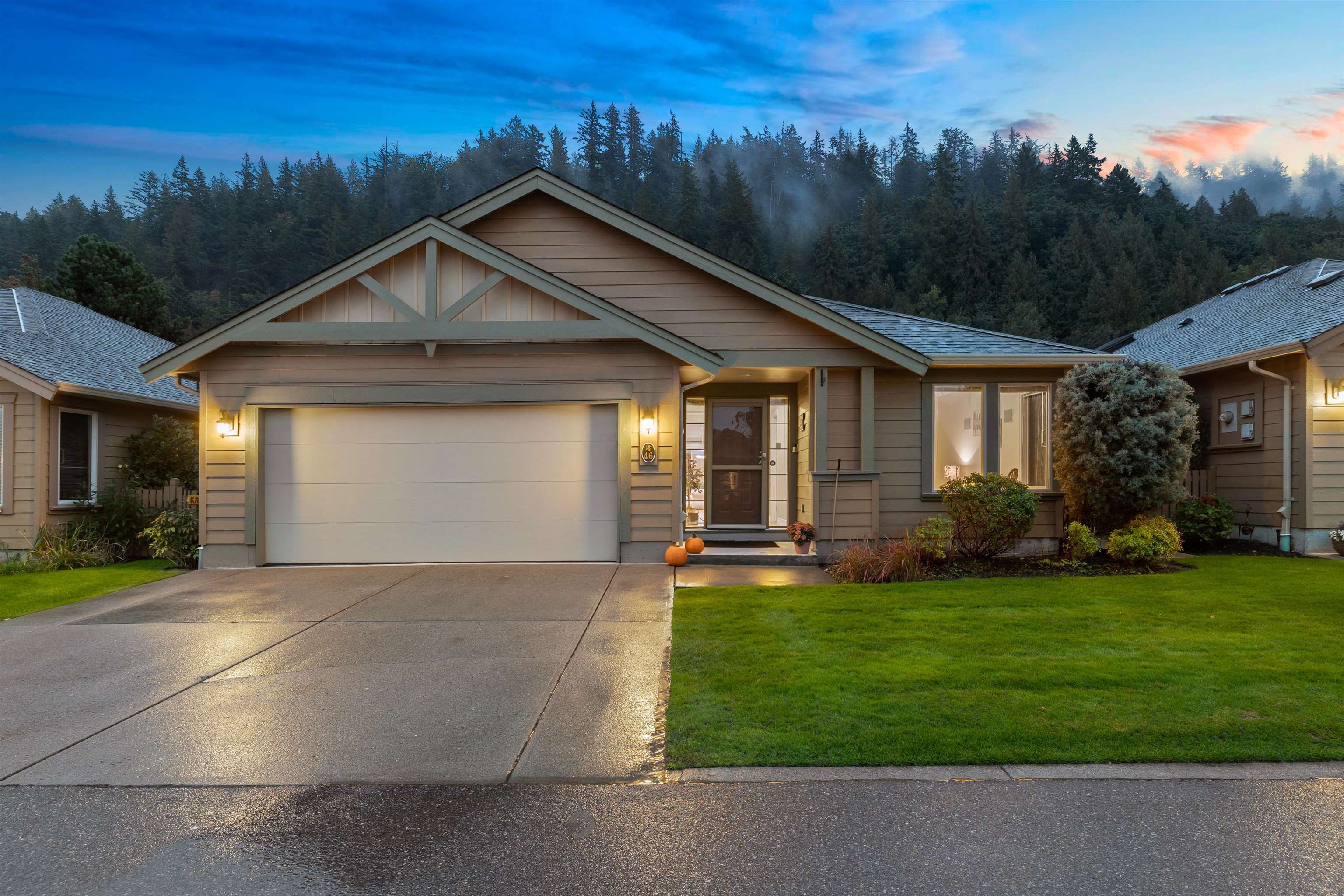 Main Photo: 46 46000 THOMAS Road in Sardis: Vedder Crossing House for sale : MLS®# R2820968