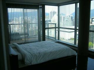 Photo 3: 3203 928 RICHARDS ST in Vancouver: Downtown VW Condo for sale in "SAVOY" (Vancouver West)  : MLS®# V590898