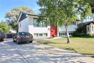 Photo 2: 26 Honeywood Street in Winnipeg: North Kildonan Residential for sale (3F)  : MLS®# 1923459