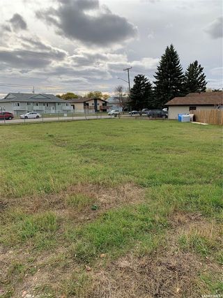 Photo 2: 845 Madsen Place in Prince Albert: East Flat Lot/Land for sale : MLS®# SK932339