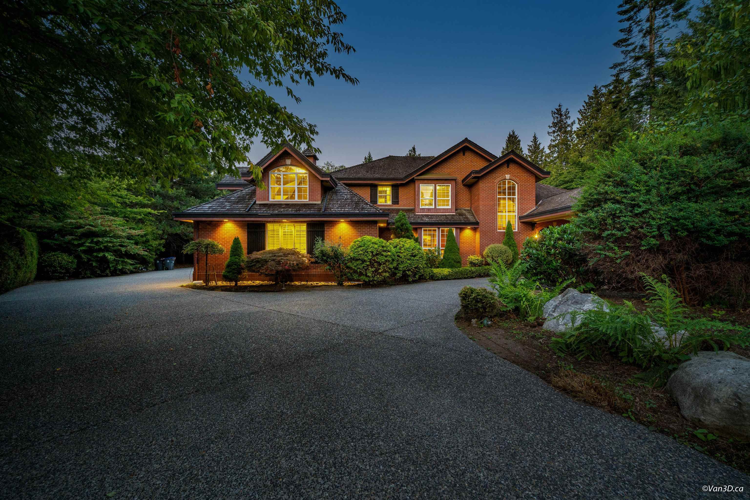 Main Photo: 2985 WOODCREST Place in Surrey: Elgin Chantrell House for sale (South Surrey White Rock)  : MLS®# R2809990