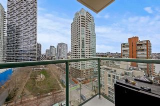 Photo 3: 1104 907 BEACH Avenue in Vancouver: Yaletown Condo for sale (Vancouver West)  : MLS®# R2762848