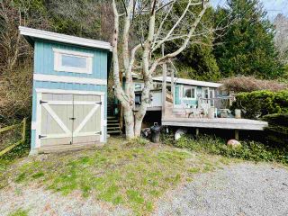 Photo 18: 2028 OCEAN BEACH Esplanade in Gibsons: Roberts Creek House for sale in "WHITAKER BEACH" (Sunshine Coast)  : MLS®# R2546949