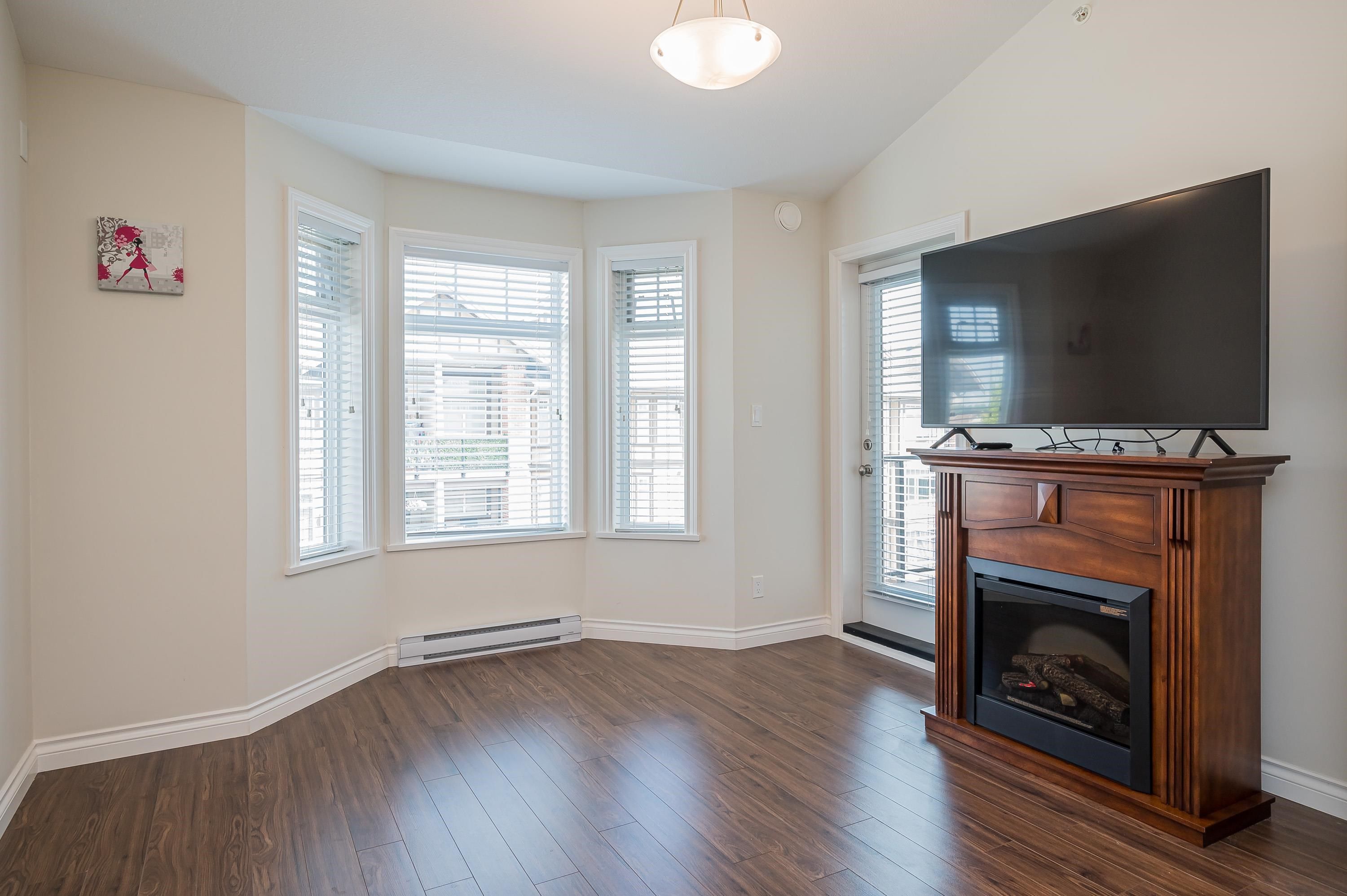 Photo 9: Photos: 420 5650 201A Street in Langley: Langley City Condo for sale in "Paddington Station" : MLS®# R2707221