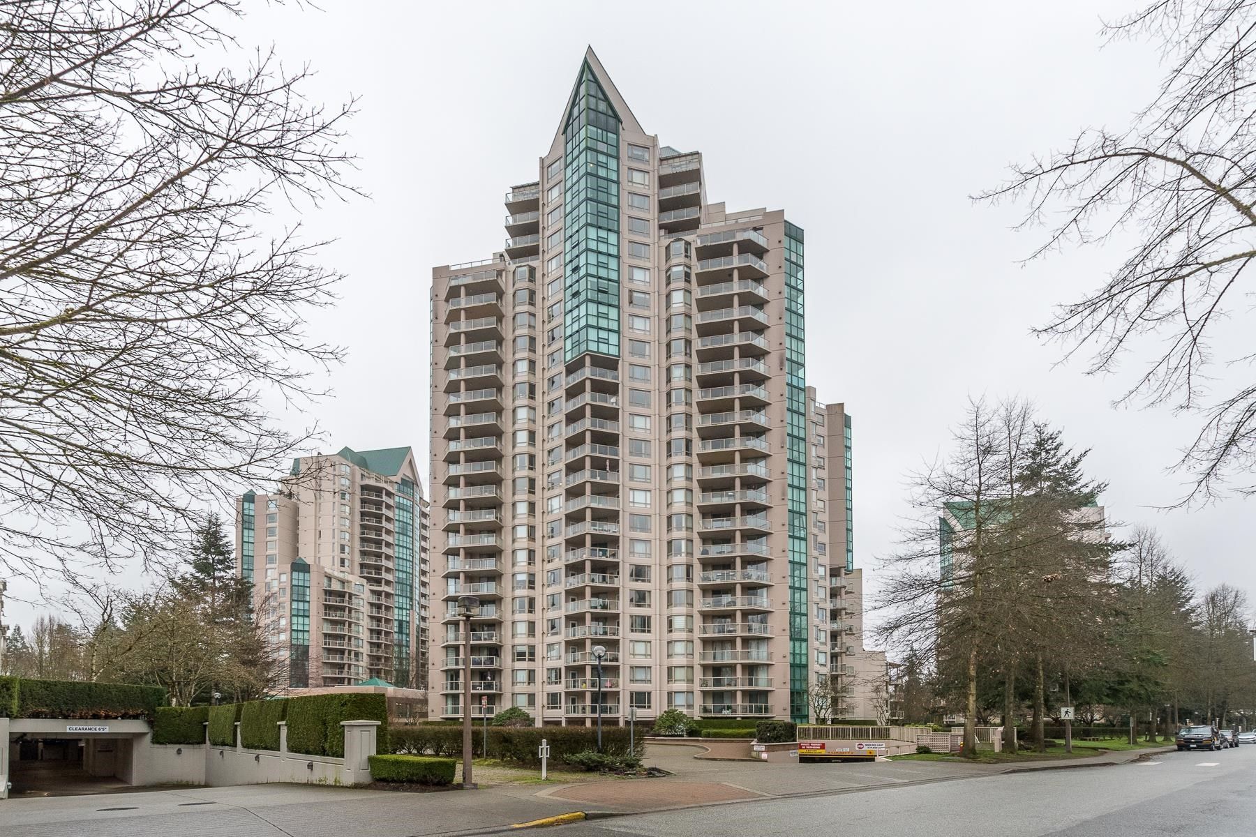 Main Photo: 1702 1199 EASTWOOD Street in Coquitlam: North Coquitlam Condo for sale in "SELKIRK" : MLS®# R2662820