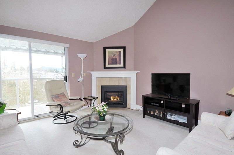 Photo 4: Photos: 305 22611 116 Avenue in Maple Ridge: East Central Condo for sale in "ROSEWOOD COURT" : MLS®# R2428229