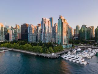 Main Photo: 1801 1281 W CORDOVA Street in Vancouver: Coal Harbour Condo for sale in "CALLISTO" (Vancouver West)  : MLS®# R2829043